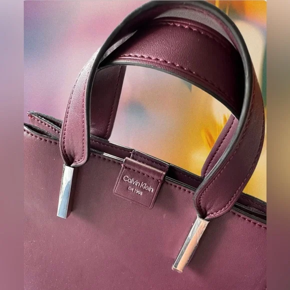 Calvin Klein Audrey Mini Bag Crossbody in Eggplant (Missing Strap) NWOT - Picture 2 of 12